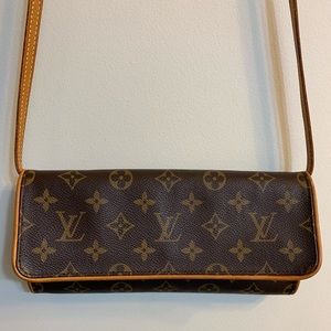 Louis Vuitton Twin Pochette - Authentic